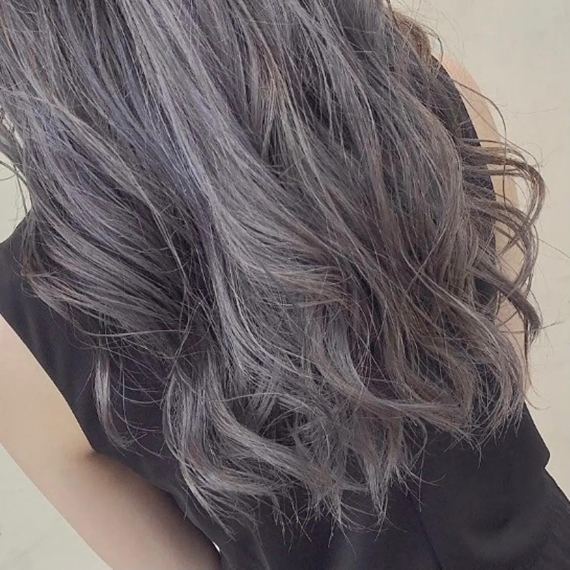 カラー アッシュ ラベンダーカラー ラベンダーアッシュ ミヤワキ モモコのヘアスタイル