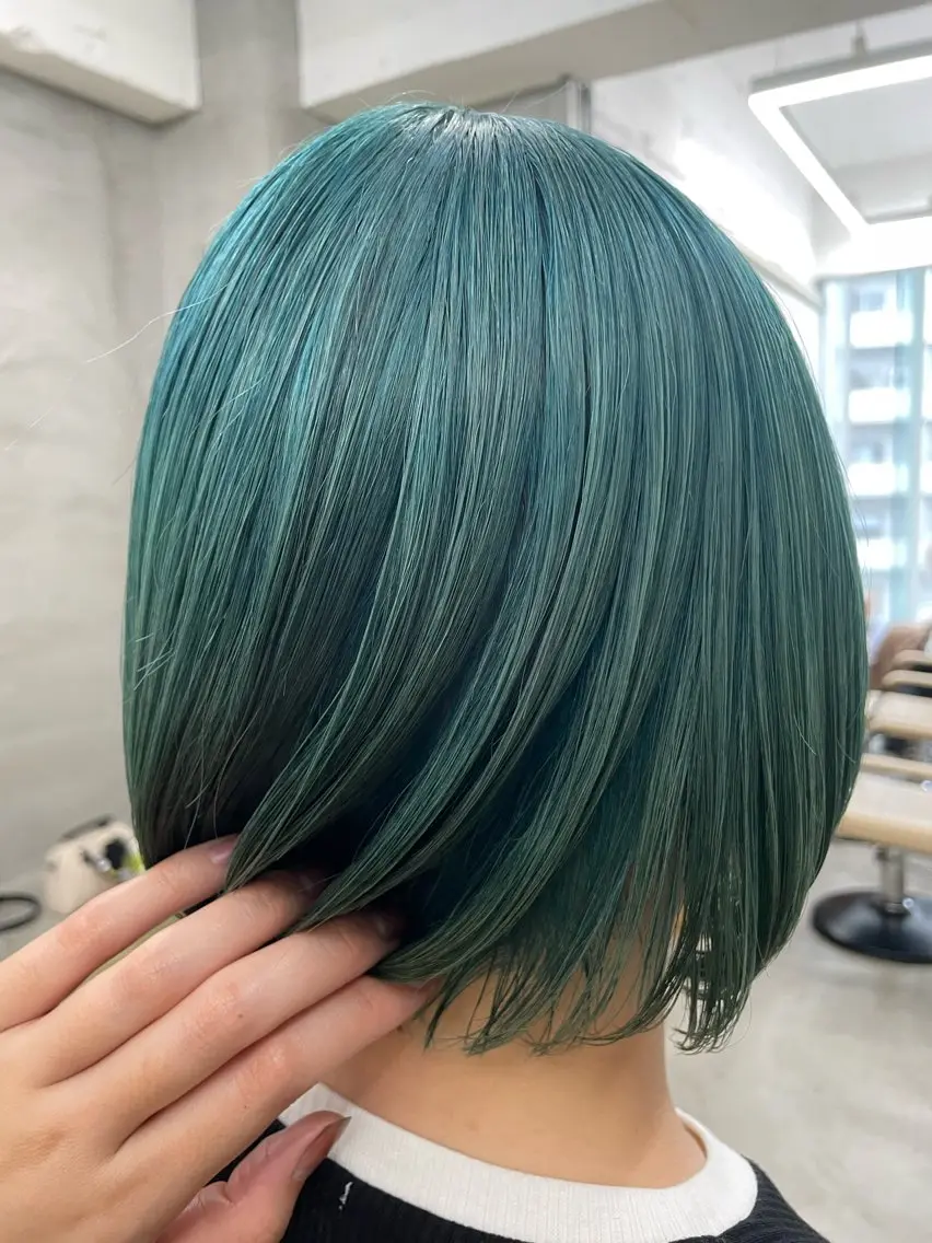ミディアム カラー ブルーカラー ハイトーン/レイヤー 🌸さくらのヘアスタイル