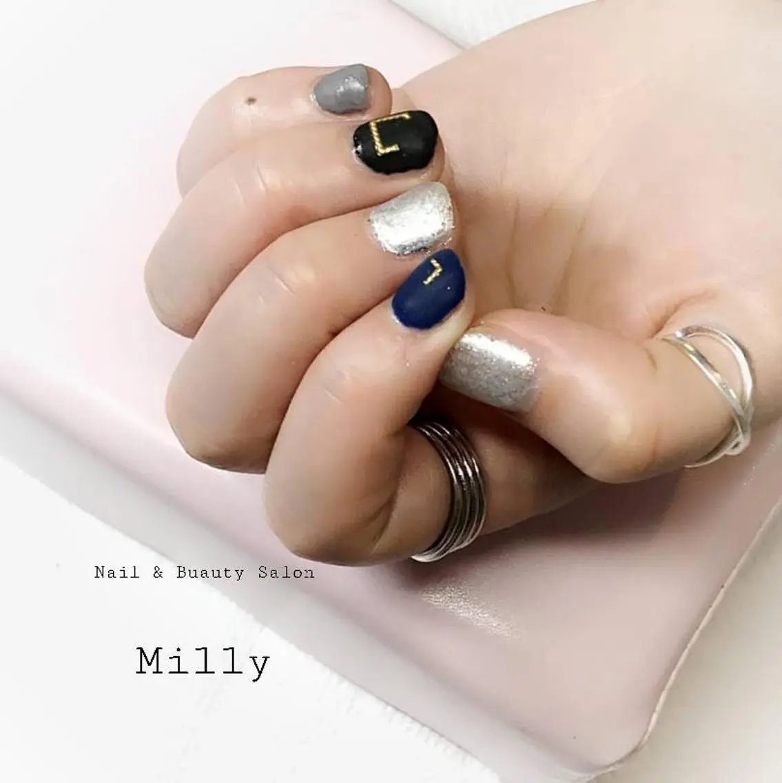 ネイル マットネイル ミラーネイル ネイビー シルバー milly nail （予約担当)のネイルデザイン
