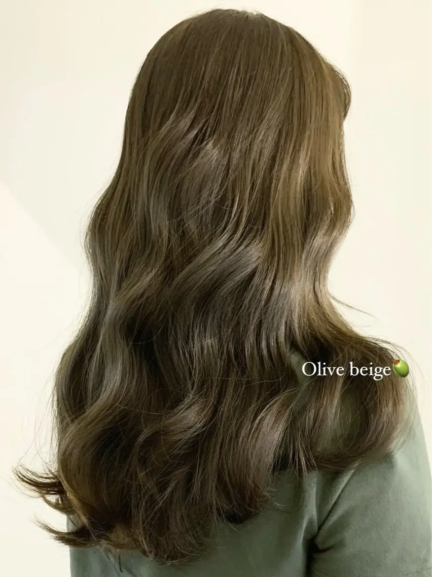 ロング カラー ベージュカラー ブリーチ ダブルカラー ブリーチなしカラー オリーブベージュ ヘアカラー 落合希 Olivebeigeのヘアスタイル