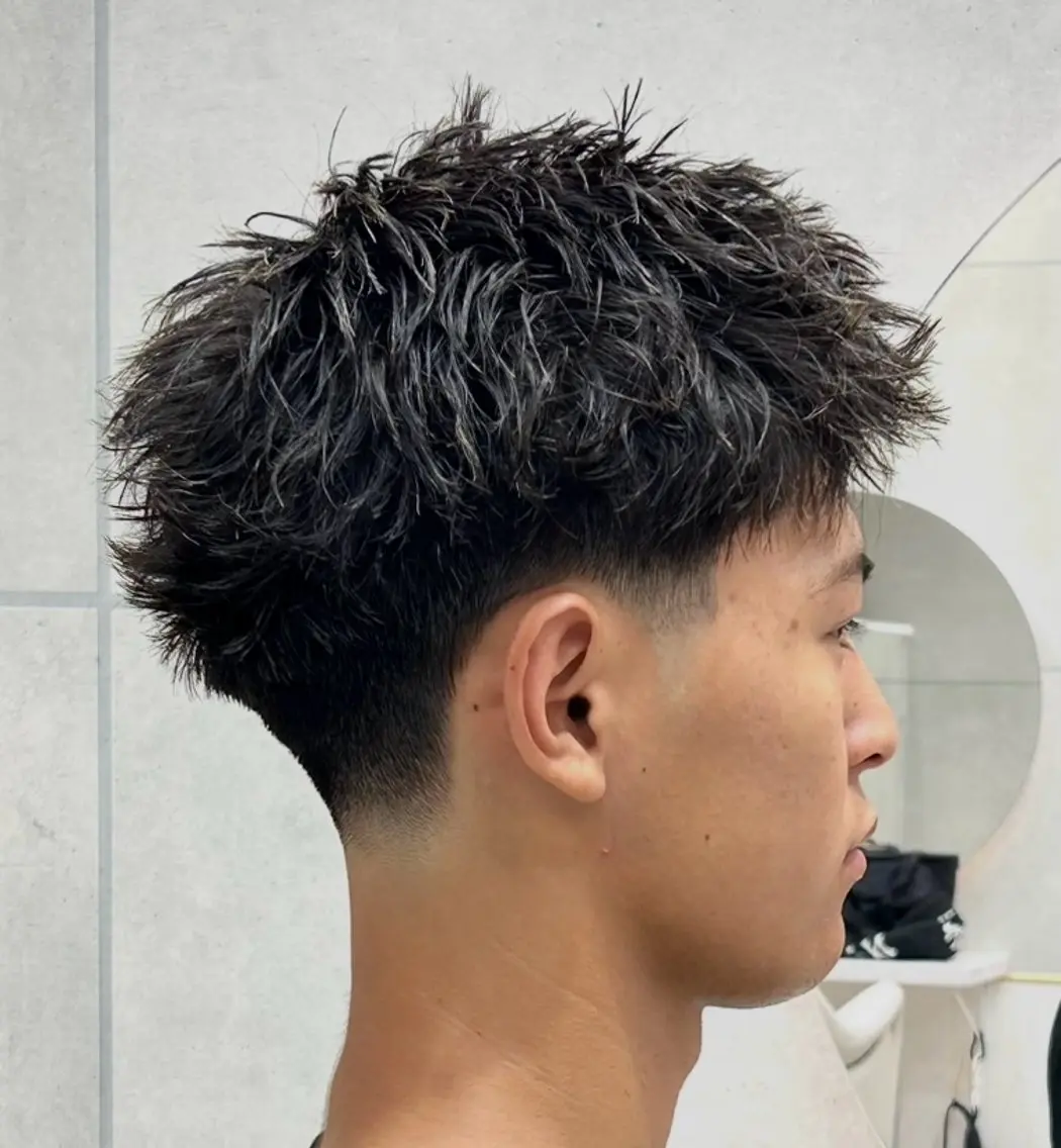 ショート パーマ メンズ カット パーマ 岩城 滉成のヘアスタイル