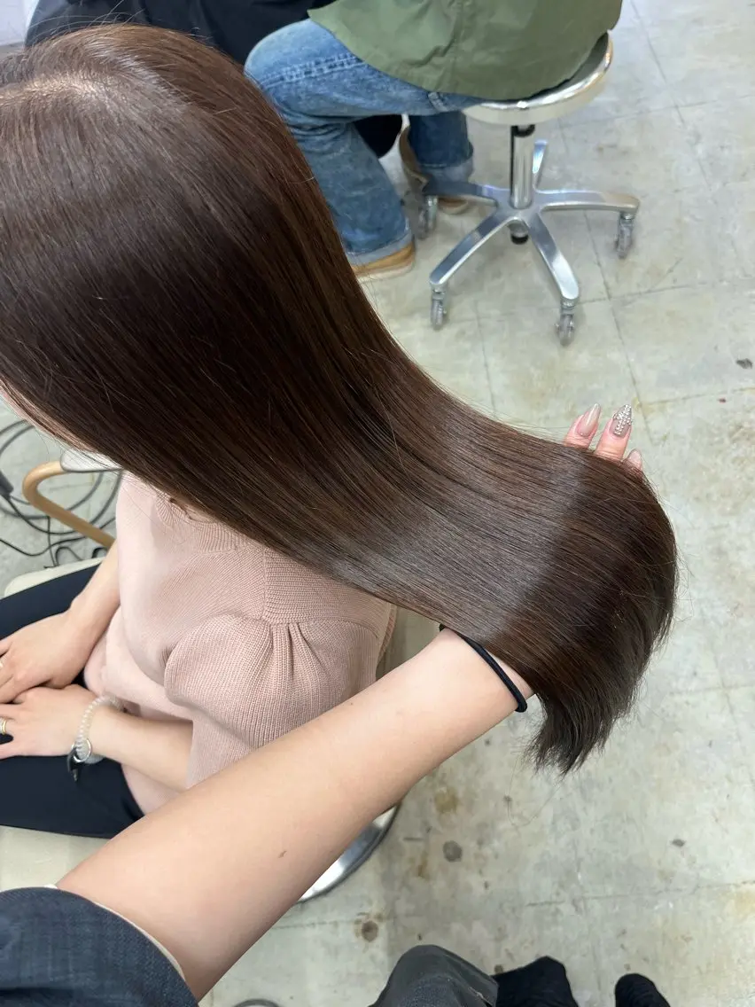 ロング HONOKA/ ハイトーン艶カラーのヘアスタイル
