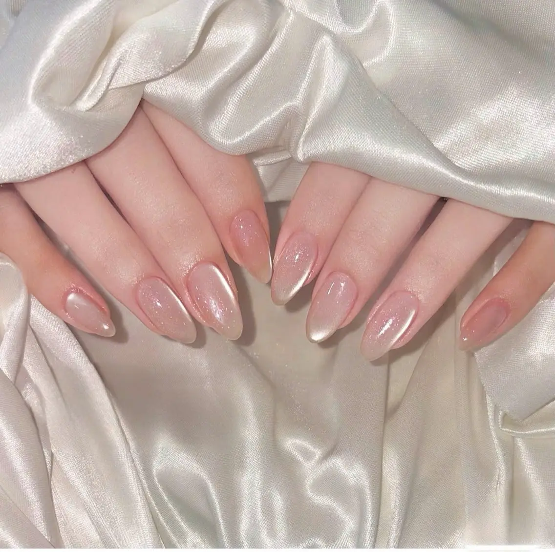 ネイル フレンチネイル キラキラネイル マグネットネイル ミラーネイル ニュアンスネイル ハンドネイル Tira Nailのネイルデザイン