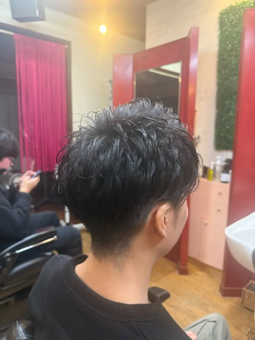 ミディアム メンズパーマ 似合わせカットのヘアスタイル