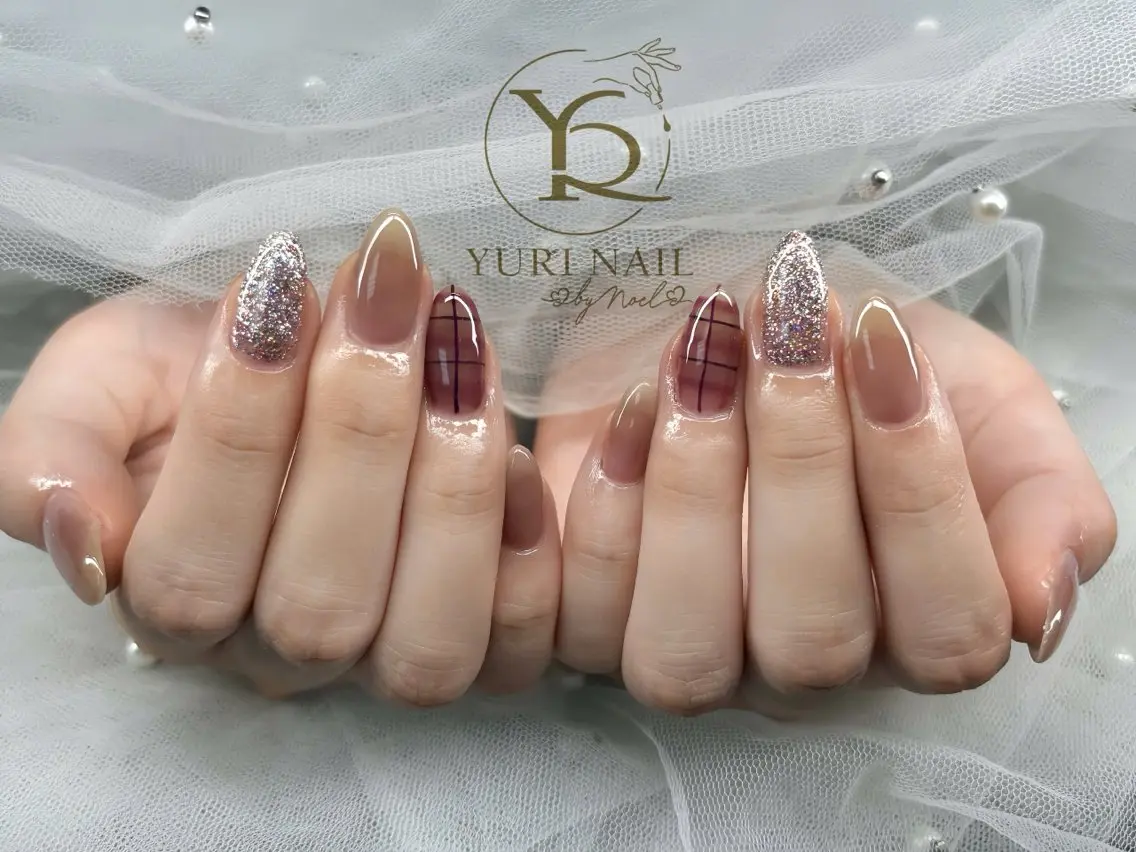 ネイル チークネイル フットネイル グラデーション 韓国ネイル 持ち込み ハンドネイル フットネイル ハンドケア YURI Nail NARITAのネイルデザイン