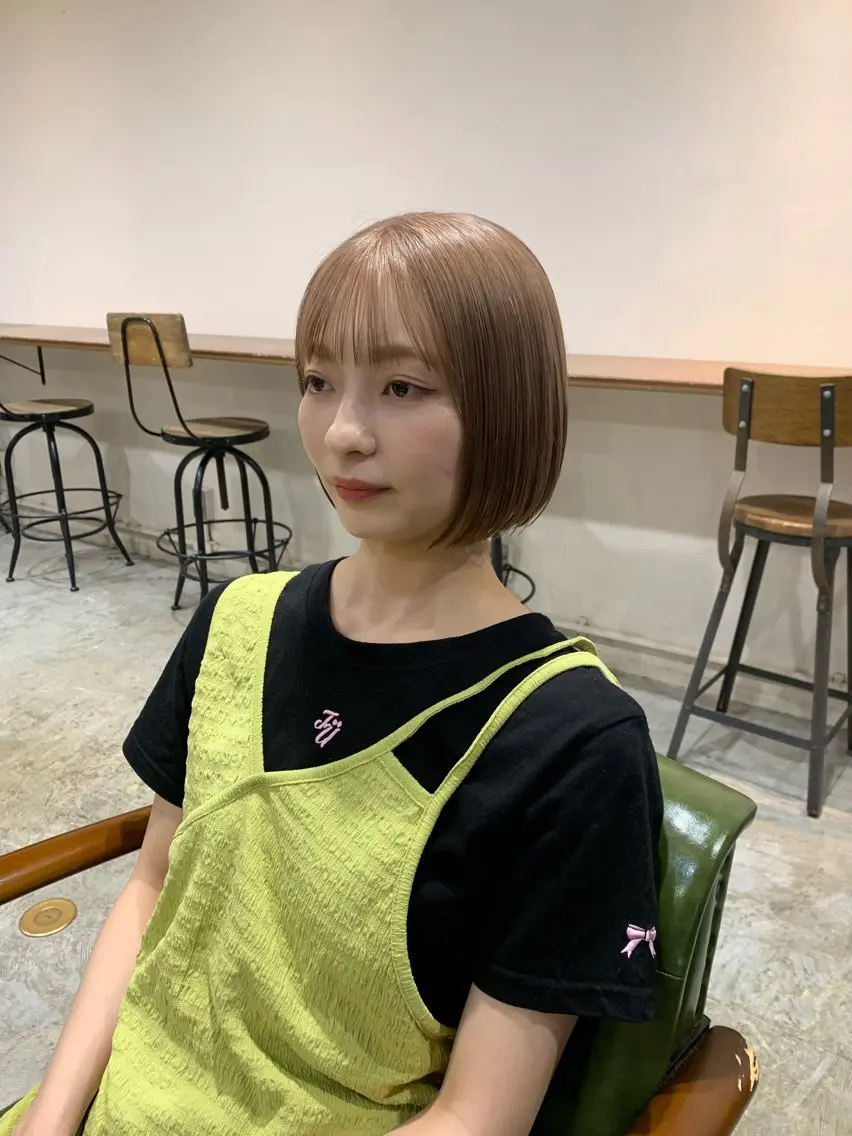 ショート カラー ヘアアレンジ ベージュカラー ミルクティーベージュ 山口 樹里のヘアスタイル