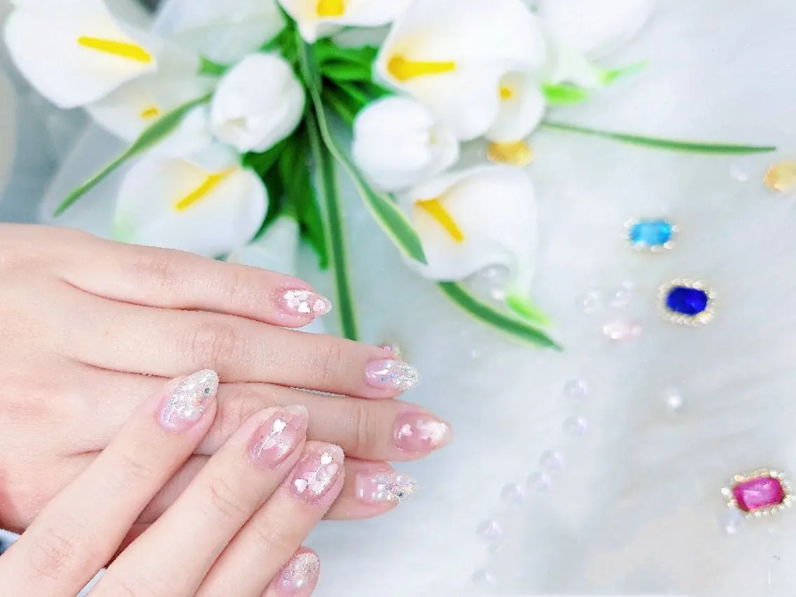 ネイル ハート ホログラムネイル キラキラネイル マグネットネイル ビー玉ネイル Chouette Nailのネイルデザイン