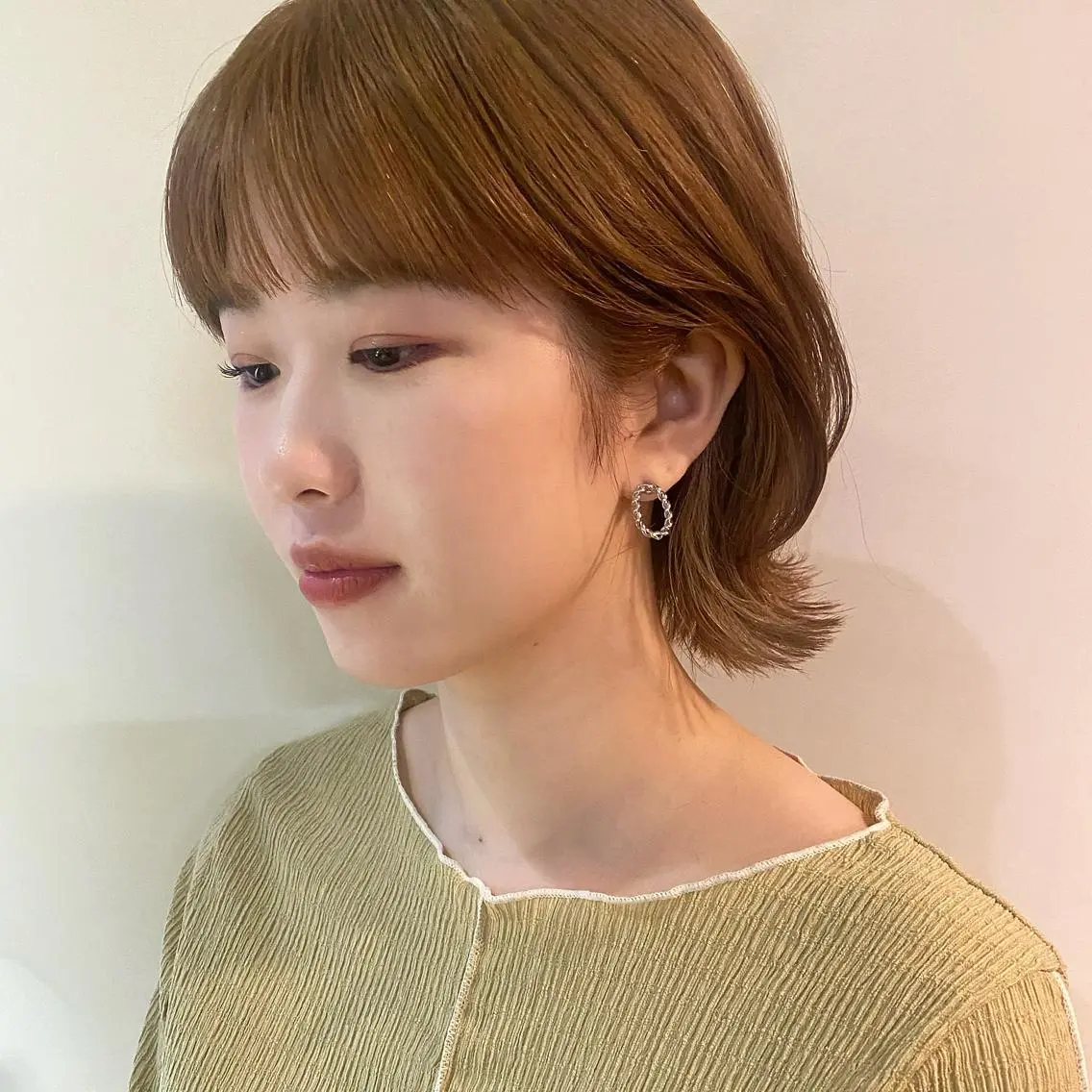 ミディアム カラー ヘアアレンジ ベージュカラー ウルフカット モデル募集中!ミカのヘアスタイル