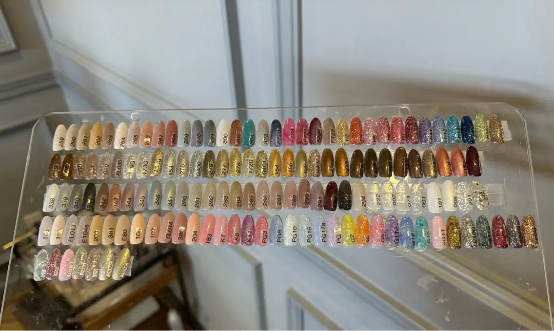 ネイル Vernis/ ネイルサロン古河のネイルデザイン