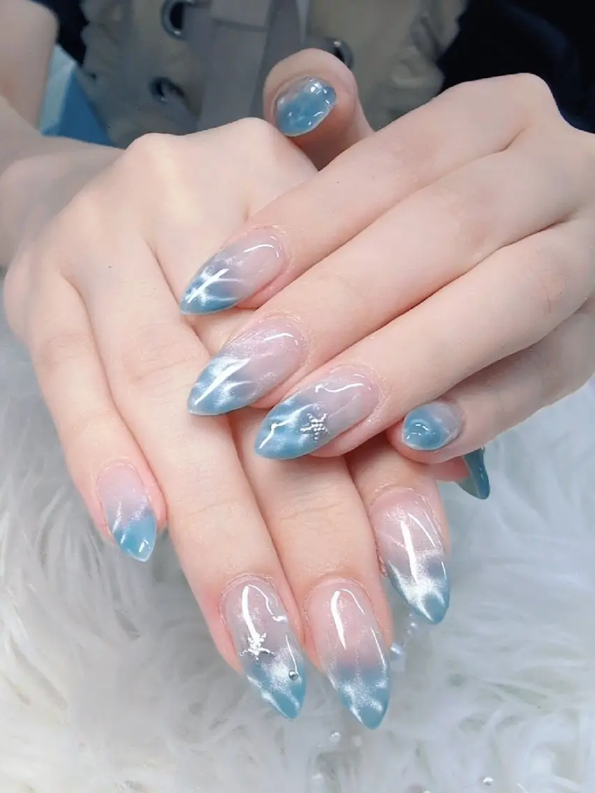 ネイル 長さ出し ジェルネイル キラキラネイル ラメ(グリッター) ニュアンスネイル Chouette Nailのネイルデザイン