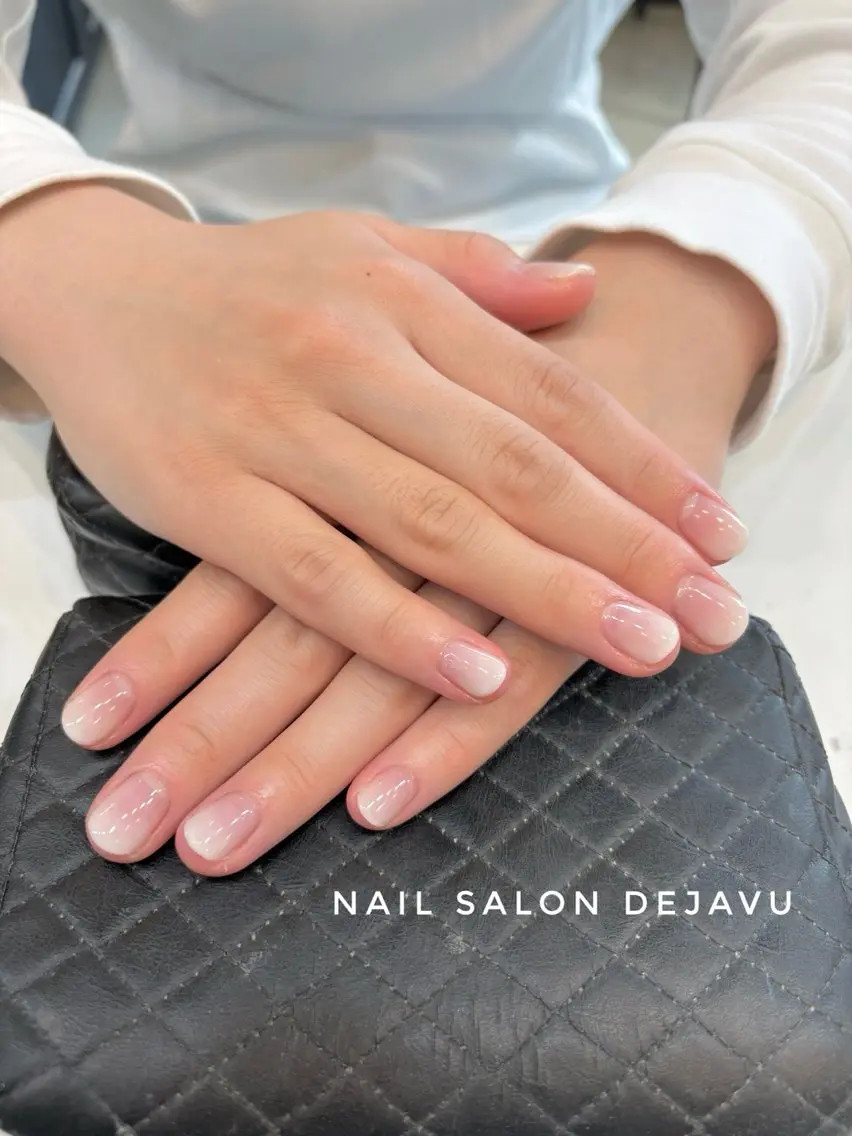 ネイル グラデーション ハンドネイル Nailsalon Dejavuのネイルデザイン