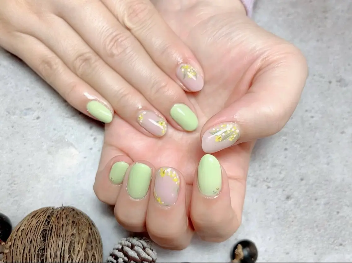 ネイル フットネイル ジェルネイル マグネットネイル ワンカラーネイル パラジェル 🧸 Emiri🫧のマツエク・マツパデザイン