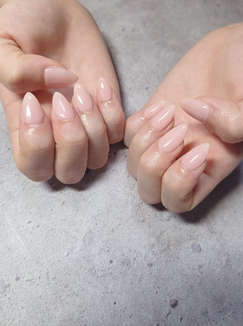 ネイル マグネットネイル オフィスネイル ワンカラーネイル 赤色 シンプルネイル ハンドネイル flure de neige yukiのネイルデザイン