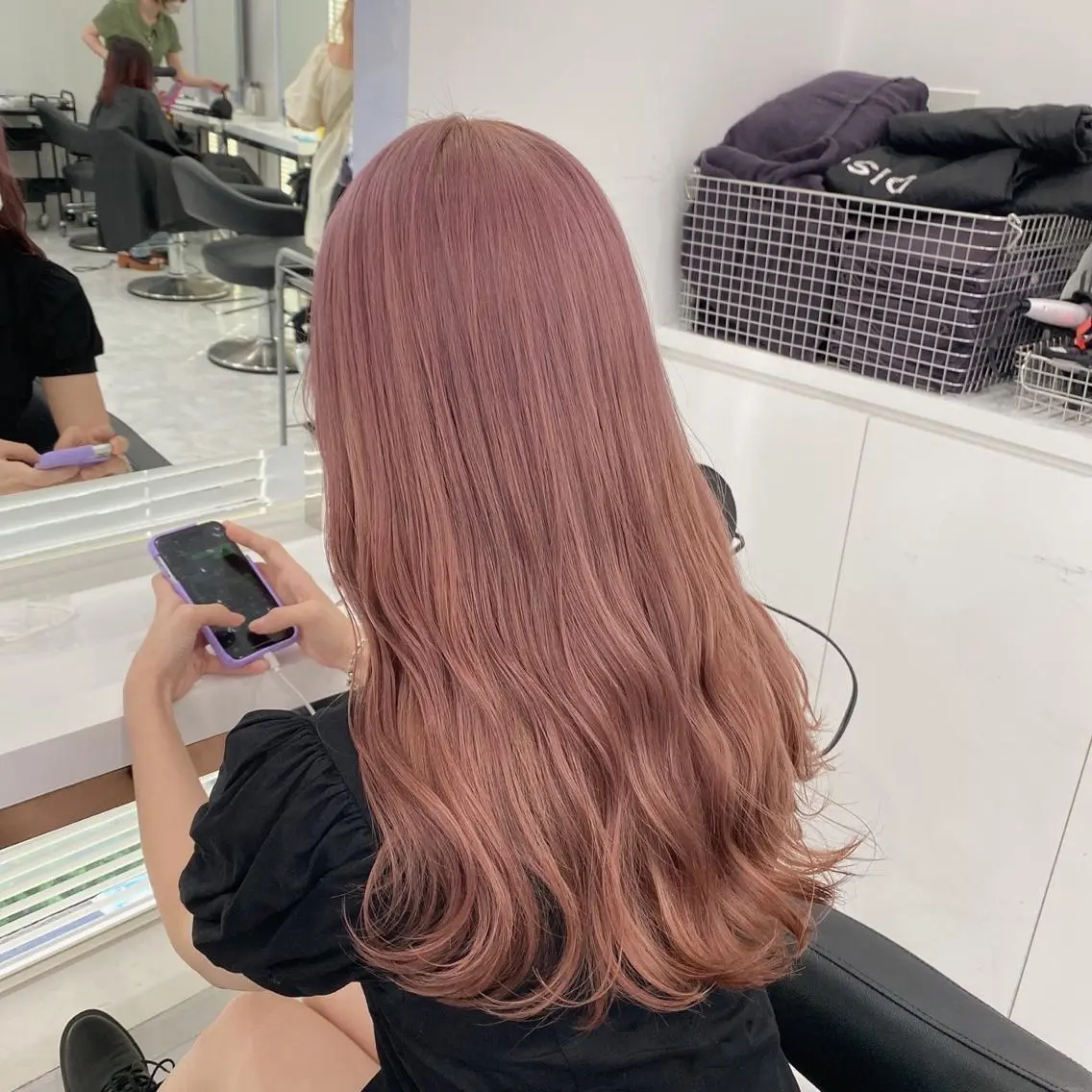 ロング カラー ラベンダー💜 グレージュ🩶のヘアスタイル