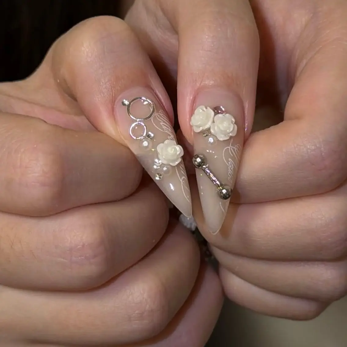 ネイル チークネイル ドット フットネイル フレンチネイル グラデーション ハンドネイル ハンドケア Nihonthy Nail 新宿のネイルデザイン