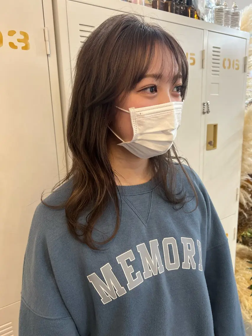 セミロング カラー ベージュカラー セピアベージュ LOMARLIE JURIAのヘアスタイル