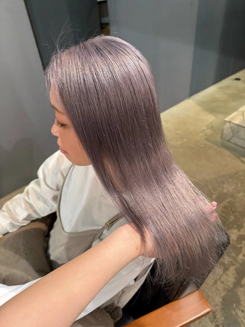 カラー シルバー 木村 朱里のヘアスタイル