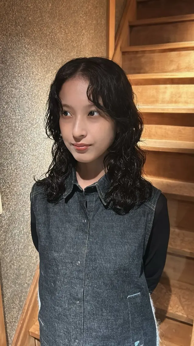 ロング カラー パーマ アッシュ くせ毛 トリートメント 濱田 憲佑のヘアスタイル