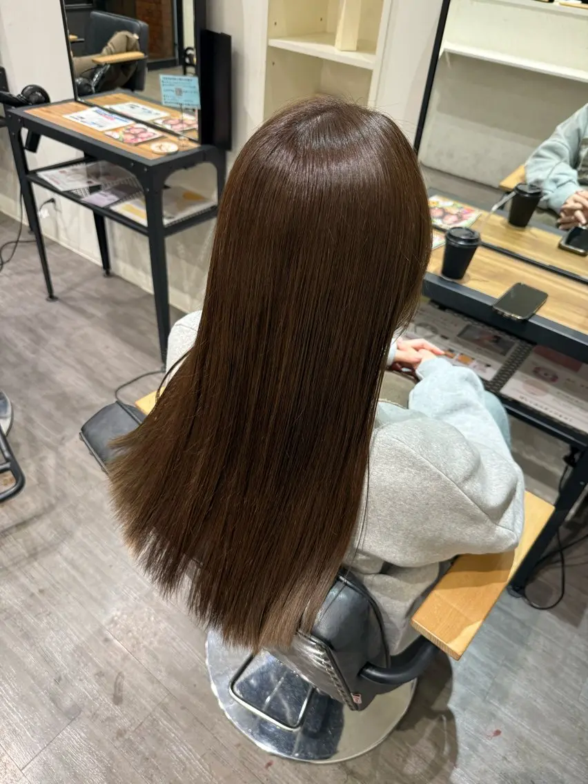 セミロング カラー アッシュ ベージュカラー カット ヘアカラー トリートメント 艶髪レイヤー上田 紗也🇰🇷💗のヘアスタイル