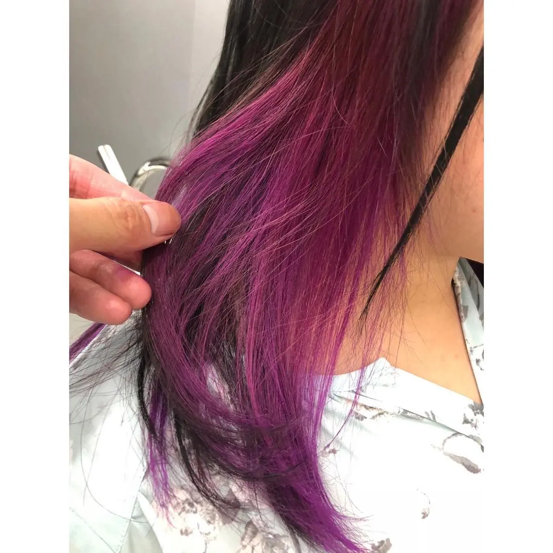 セミロング カラー インナーカラー ヘアカラー 岩崎 裕司のヘアスタイル