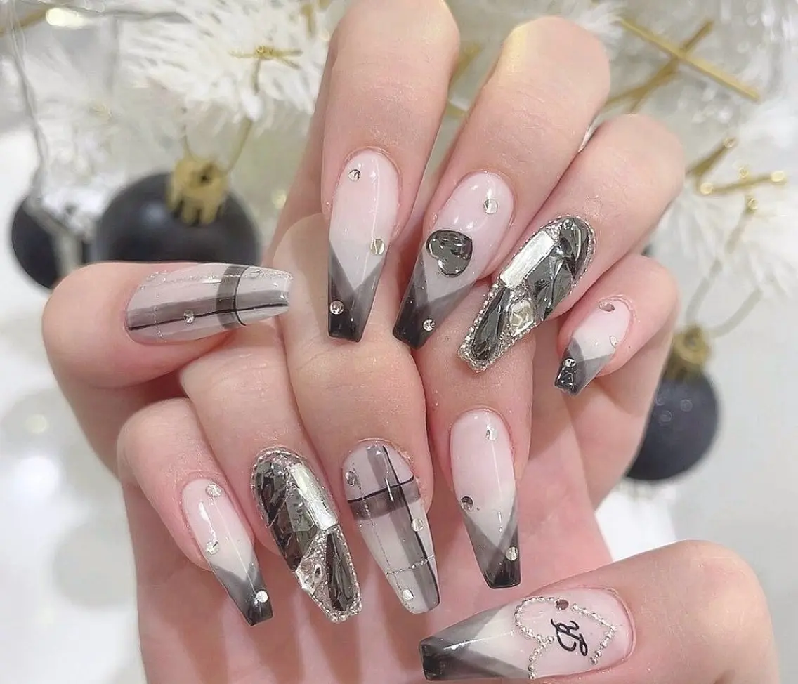 ネイル オーロラネイル チークネイル 長さ出し フットネイル フレンチネイル Lee Nails チップ長さだし専門店のネイルデザイン