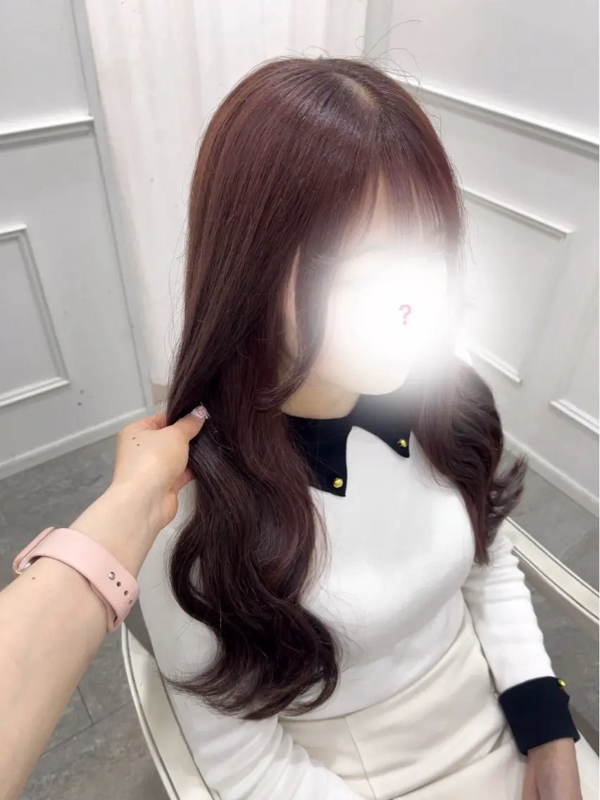 ロング カラー 新井 凪のヘアスタイル
