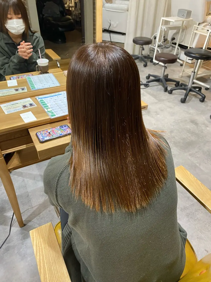 髪質改善 酸性ストレート + メンテナンスカット + フローディア2stepトリートメントの写真