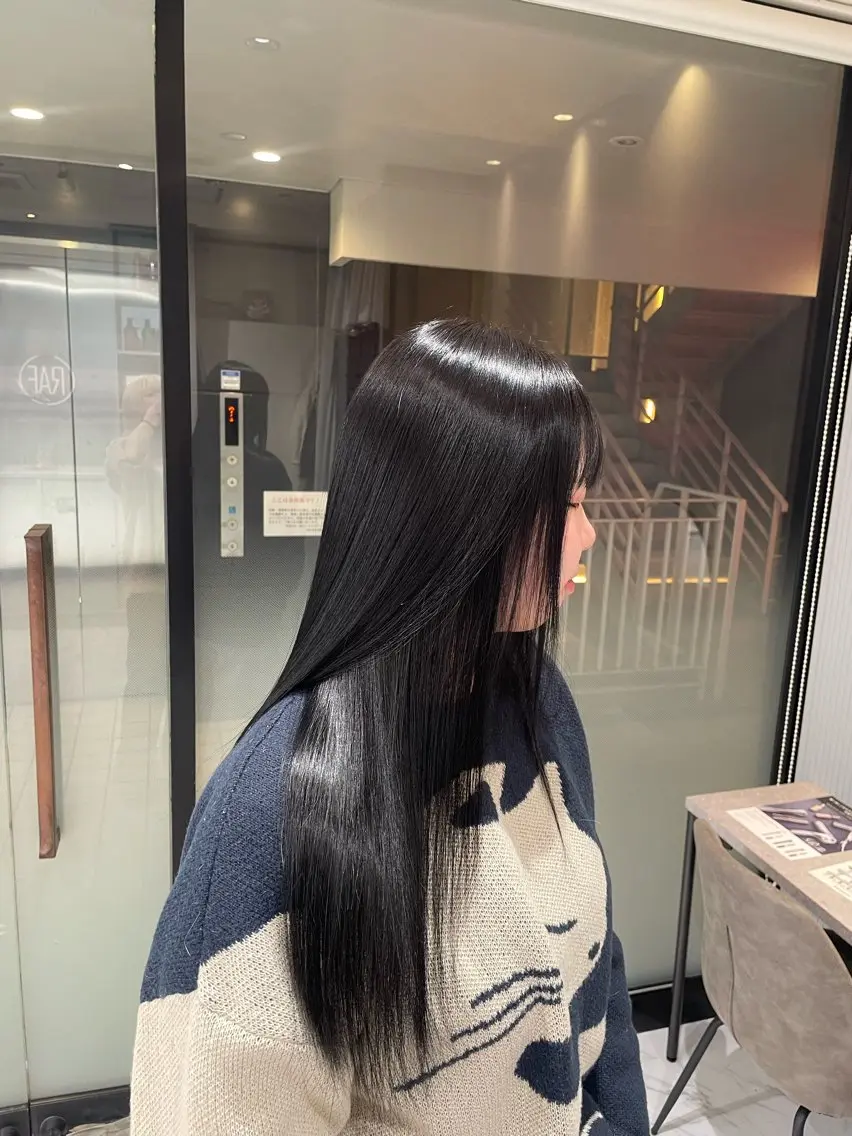 ロング カラー RAF Sakuraのヘアスタイル