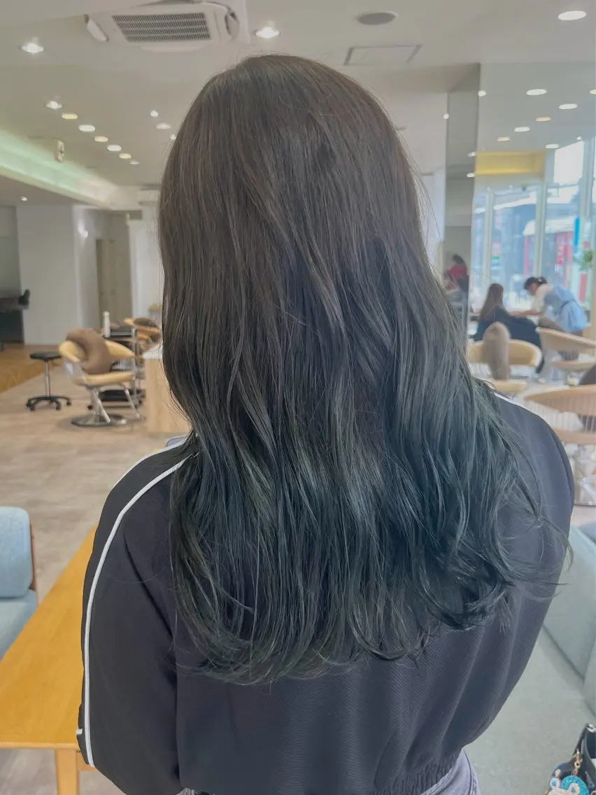 セミロング カラー ブリーチ グラデーションカラー cana 札幌レイヤースタイルのヘアスタイル