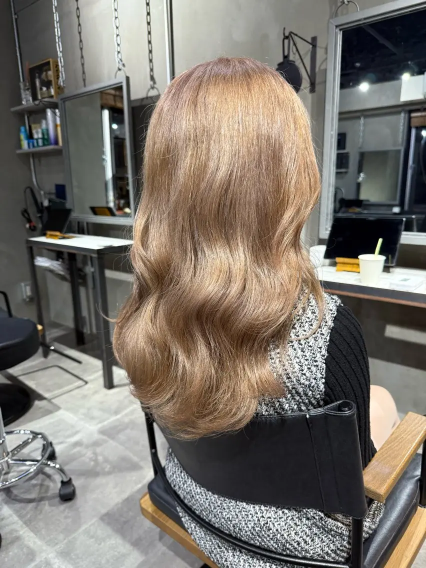 ロング カット ヘアカラー トリートメント 佐伯 桃のヘアスタイル