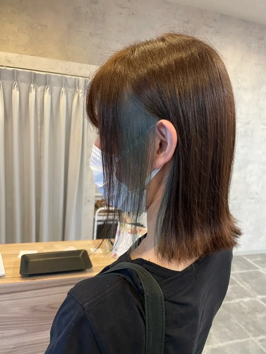 ミディアム カラー ベージュカラー インナーカラー 外ハネヘア 骨格似合わせカット✨ 林 まどかのヘアスタイル