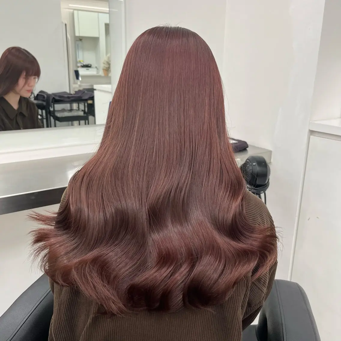 ロング カット ヘアカラー 💗韓国暖色ヘア NO.1💗🪽のヘアスタイル