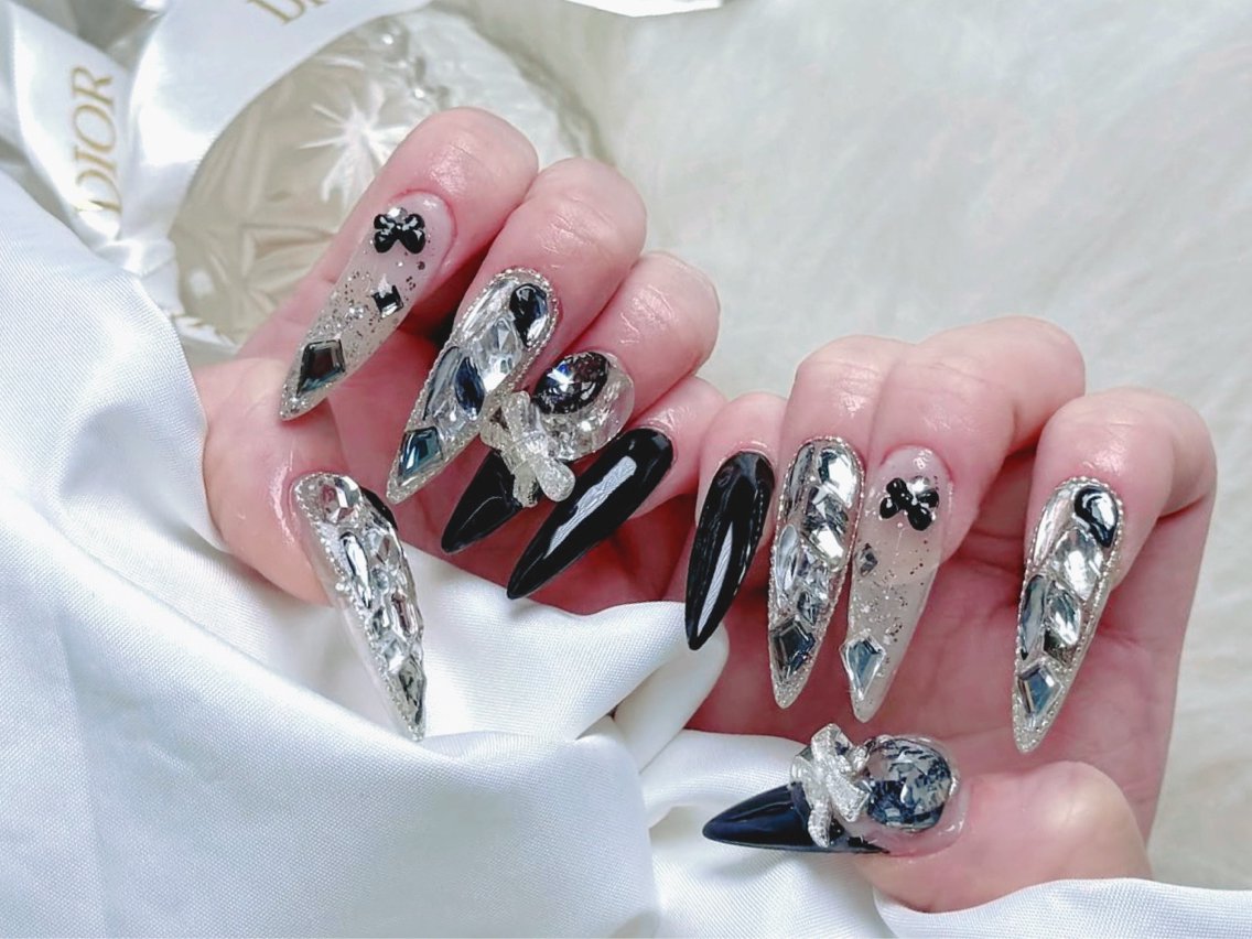 ネイル ハンドネイル ハンドケア REI NAILS SALONのネイルデザイン