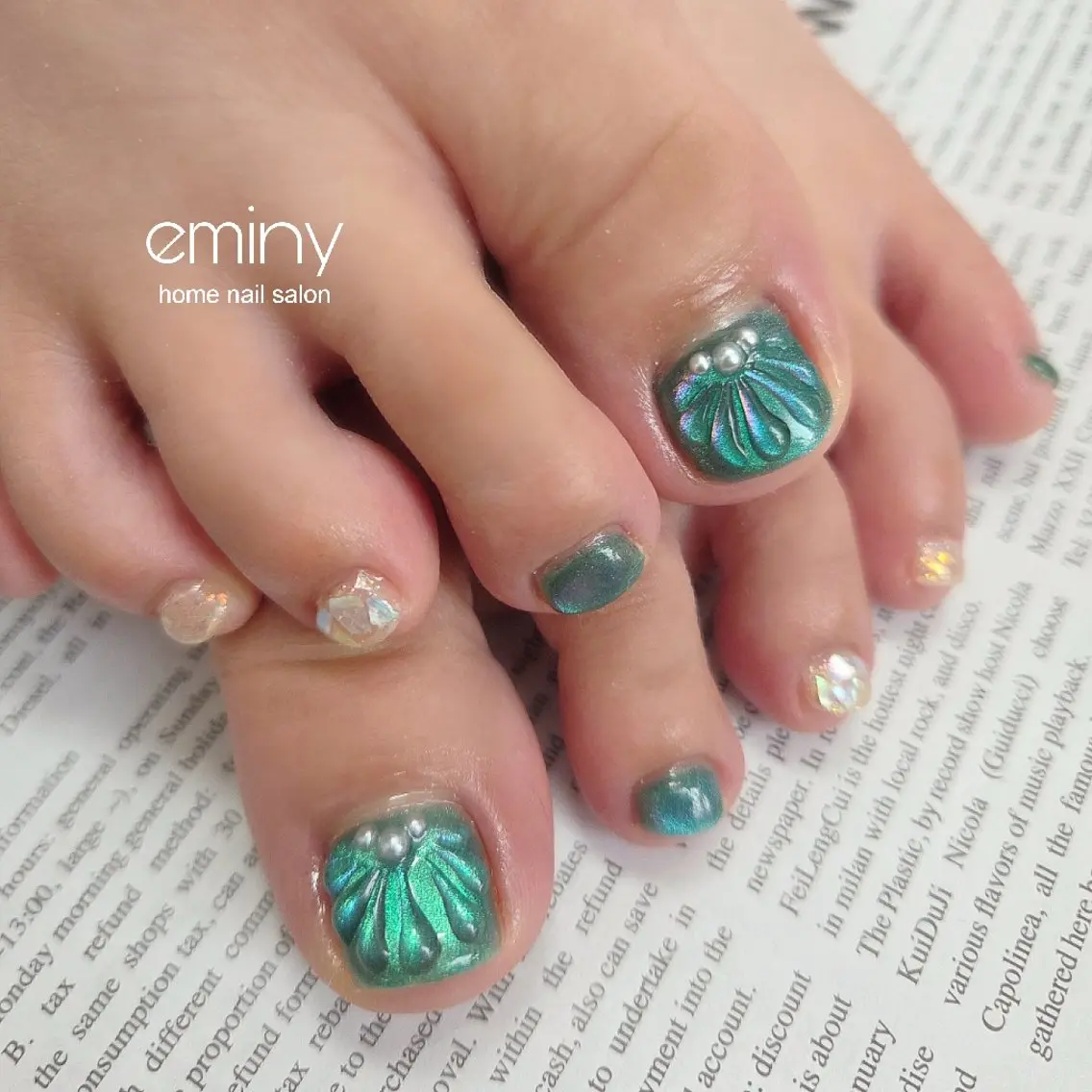ネイル フットネイル ジェルネイル キラキラネイル フットネイル nail salon  eminyのネイルデザイン