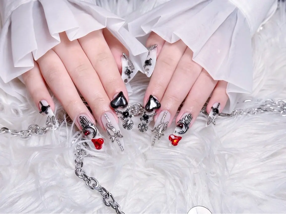 ネイル チークネイル 長さ出し フラワーネイル フレンチネイル ガーリー ハンドネイル NEW NAIL 池袋のネイルデザイン