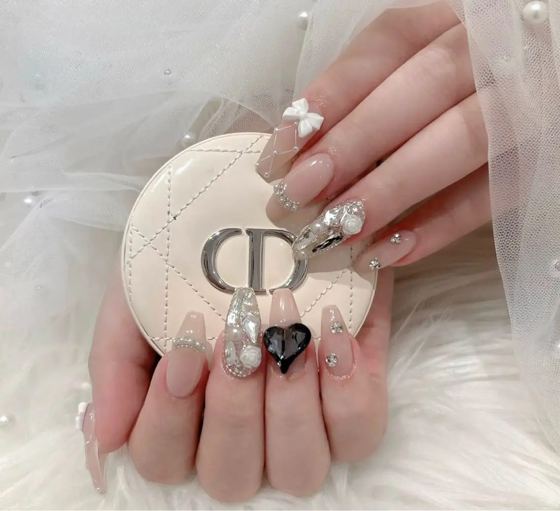 ネイル グラデーション キラキラネイル ワンカラーネイル 冬ネイル Jenn Nail Salonのネイルデザイン