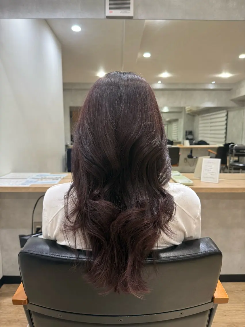 ロング ピンクブラウン ヘアカラー 安藤 来桃のヘアスタイル