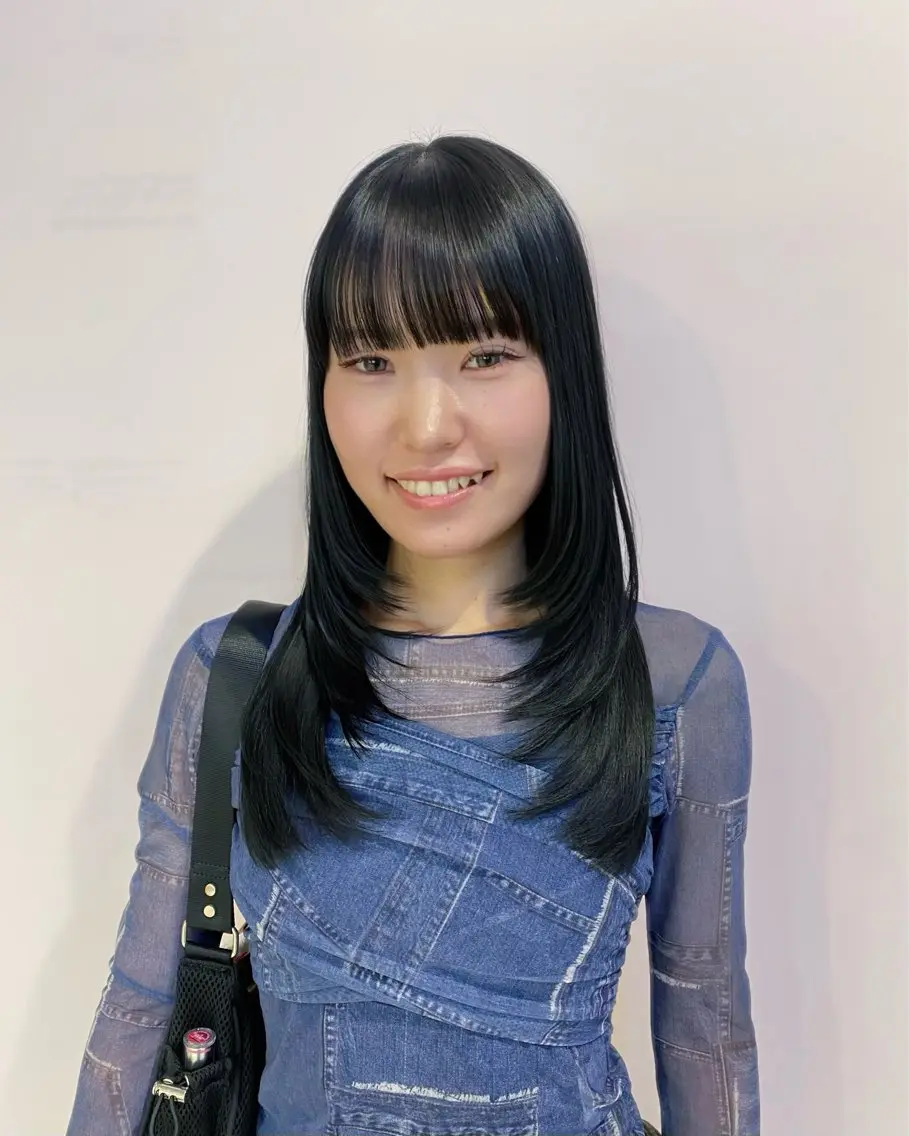 ロング カラー 黒髪 ブルーカラー ブルーブラック レイヤーカット カット ヘアカラー アオイ🩵レイヤー /柔らかカラーのヘアスタイル