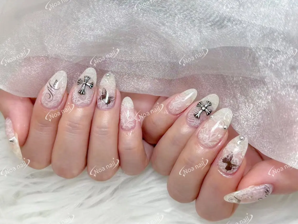 ネイル フレンチネイル グラデーション 韓国ネイル マグネットネイル 持ち込み ハンドネイル Noa Nail みつきのネイルデザイン