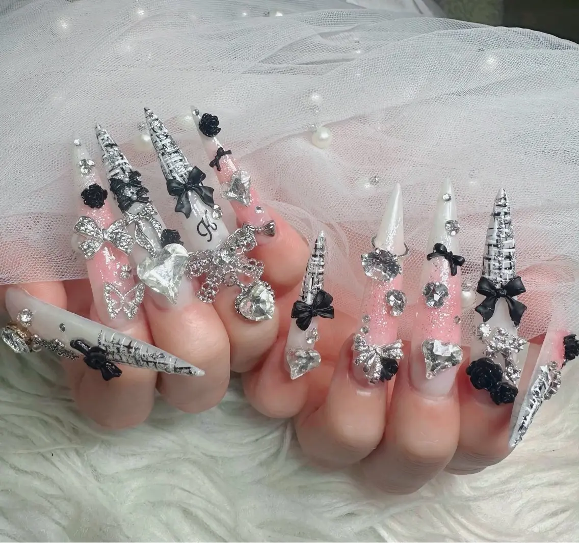 ネイル フットネイル フレンチネイル グラデーション 韓国ネイル ロングネイル ハンドネイル Hani Nail Salonのネイルデザイン
