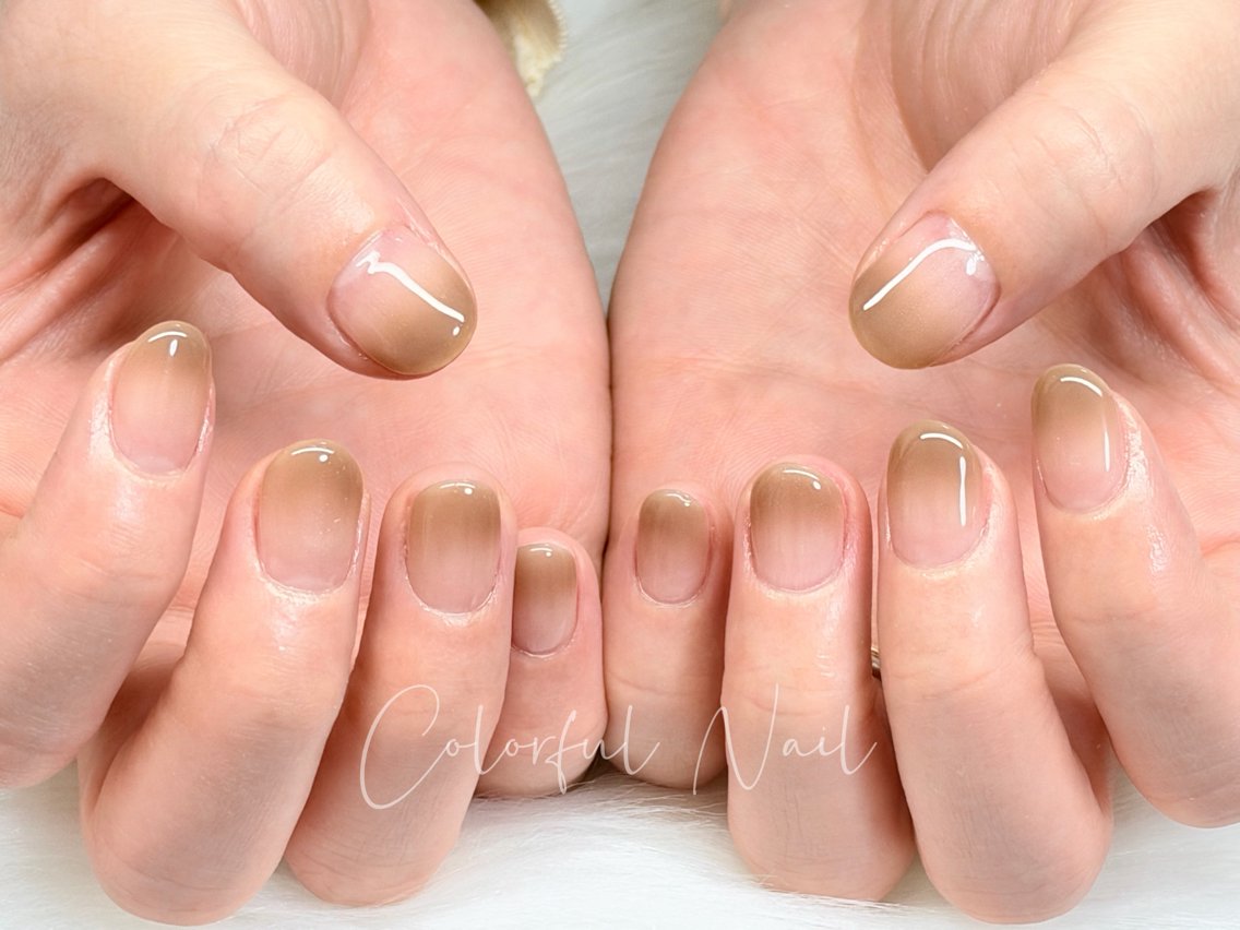 ネイル フラッシュネイル フットネイル フレンチネイル ジェルネイル ガラスフレンチ 🎀Colorful 💅Nailのネイルデザイン