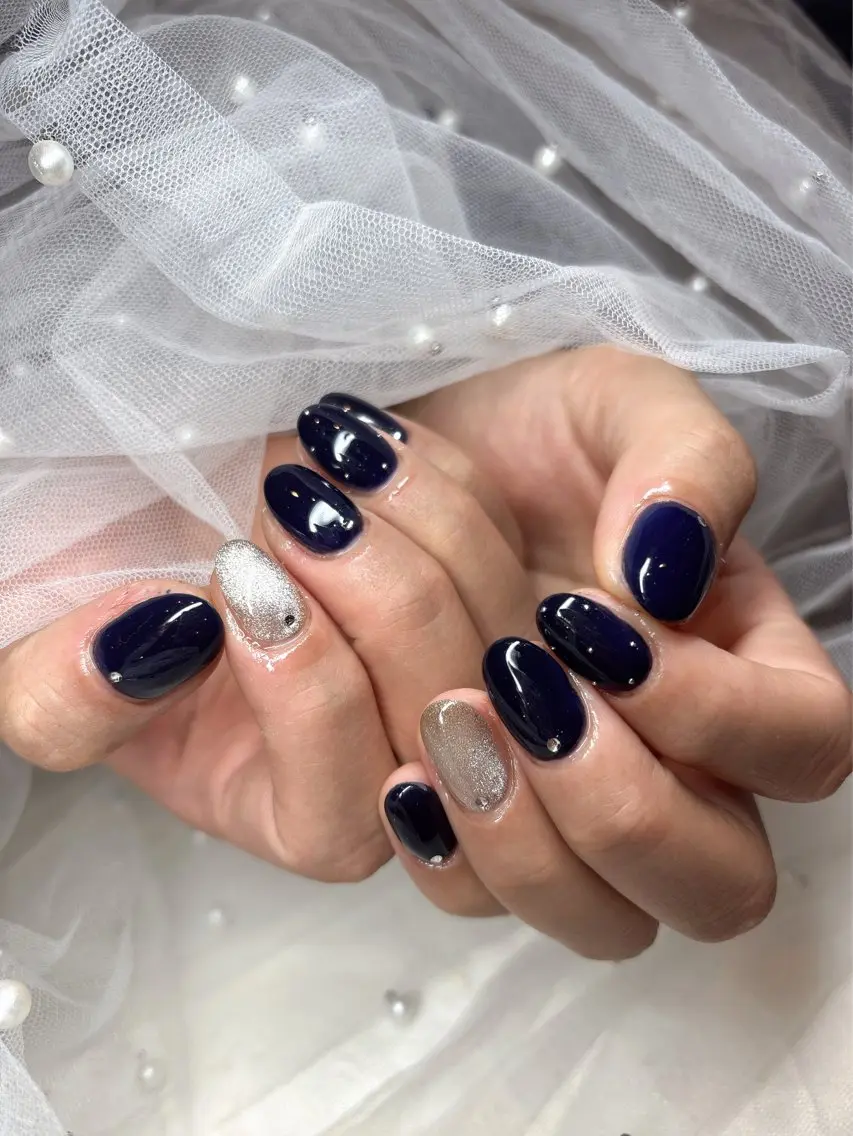ネイル 韓国ネイル ラメ(グリッター) ネイビー ワンホンネイル happiness nailのネイルデザイン
