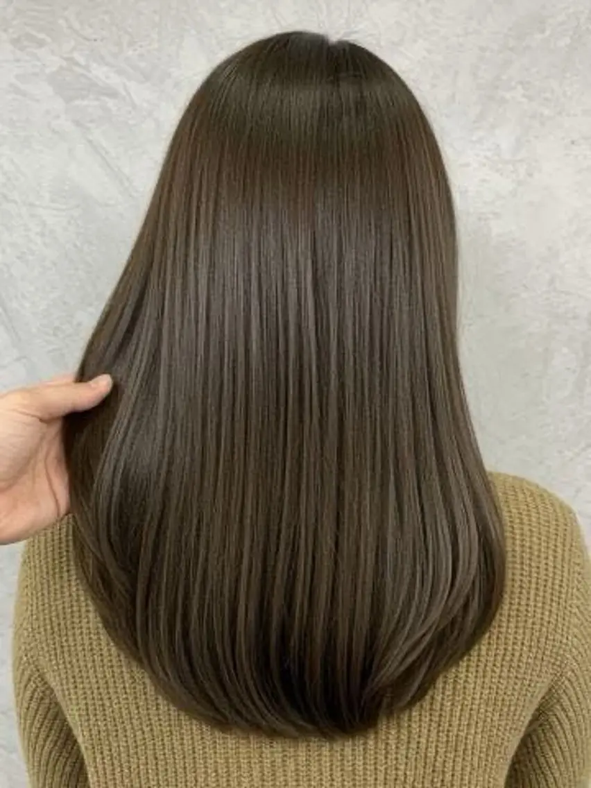 セミロング カラー ベージュカラー オリーブベージュ カット ヘアカラー 藤井 隼のヘアスタイル