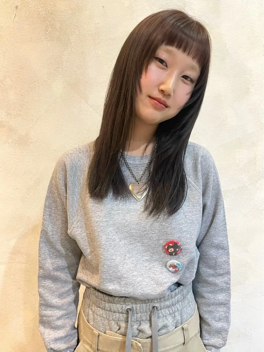 セミロング ハイレイヤー レイヤーカット カット 熊崎 葵のヘアスタイル