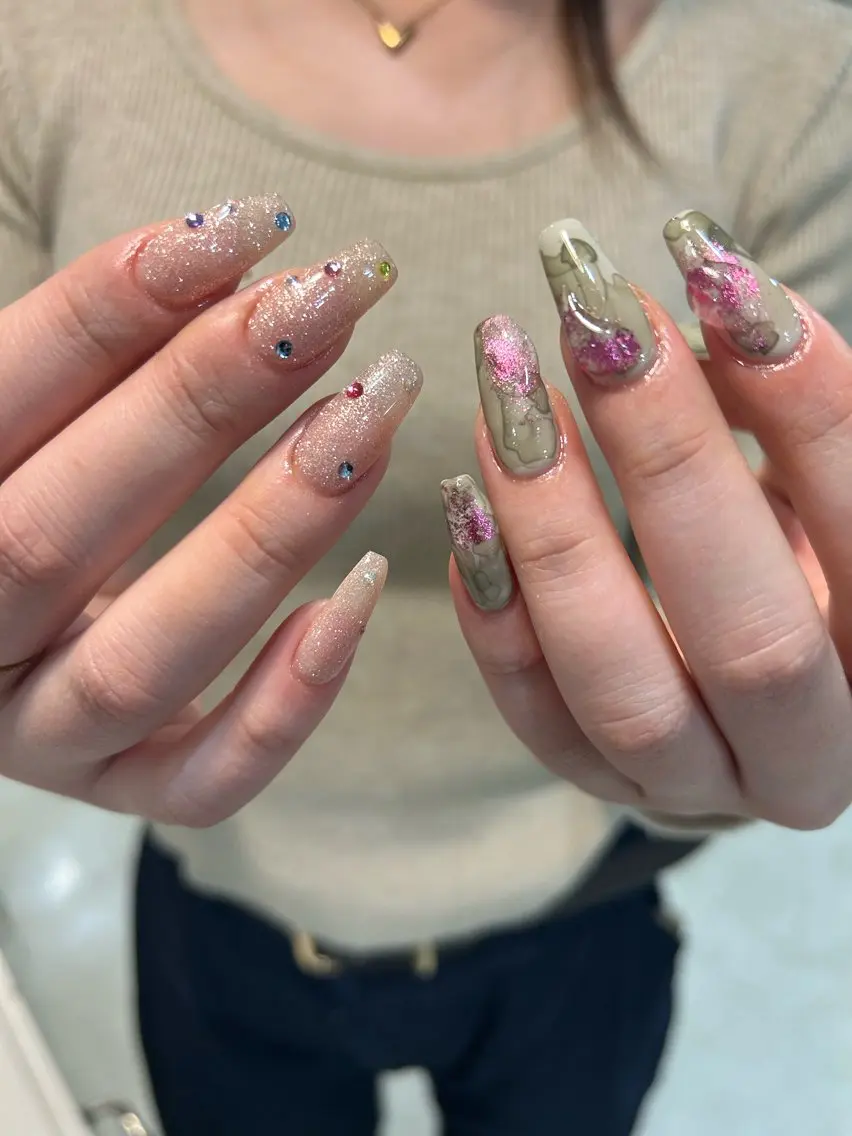 ネイル Salondevi2 isanaのネイルデザイン