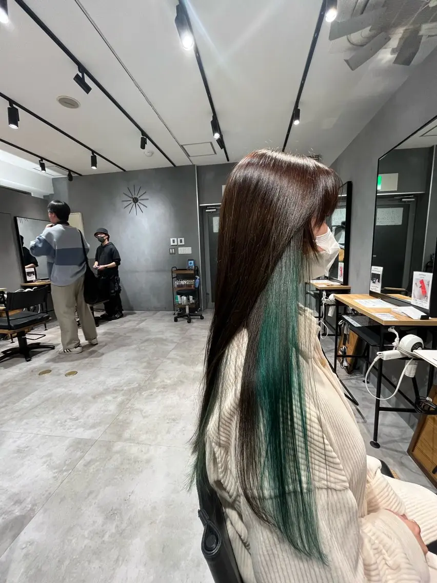 ロング カラー 久野 竜慈のヘアスタイル