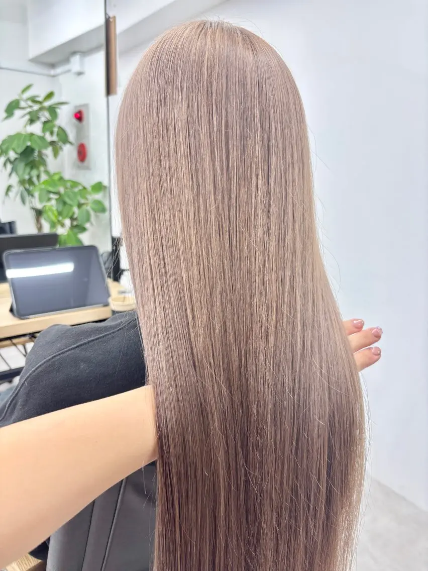 ロング カラー ブリーチ ヘアカラー ハイトーンカラー 🦋yuri🦋のヘアスタイル