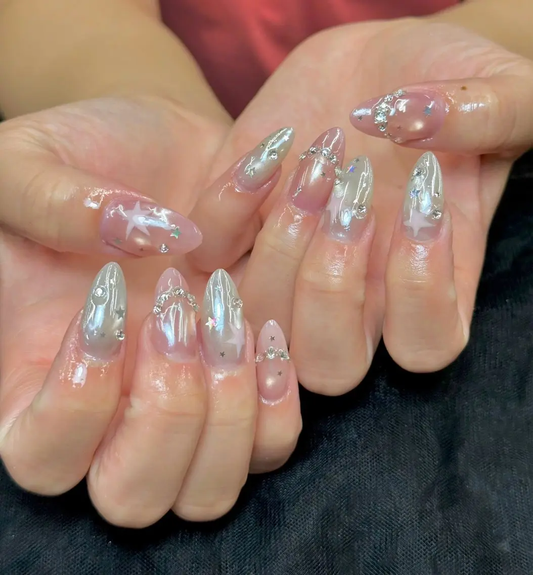 ネイル クリアネイル キラキラネイル 韓国ネイル ロングネイル 持ち込み Iconic Nailのネイルデザイン