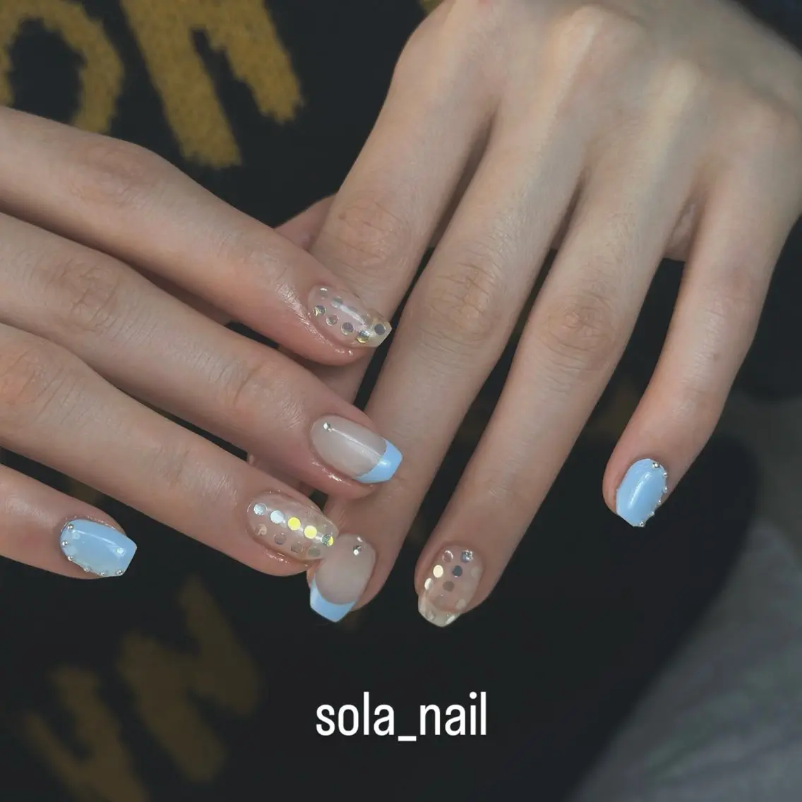 ネイル オーロラネイル ブルー カジュアル クリアネイル ドット sola nailのネイルデザイン