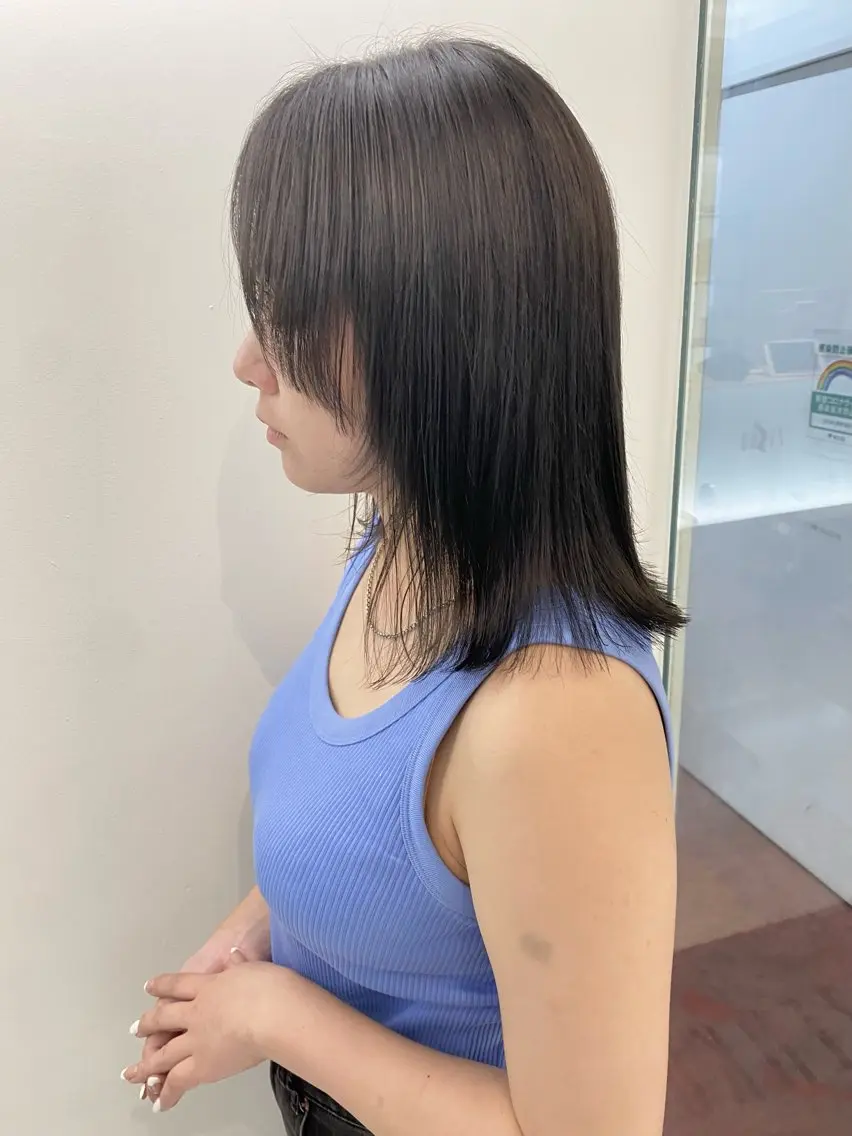 ミディアム カラー グレージュ 顔周りカット レイヤーカット カット ヘアカラー デジタルパーマ 🌀ボブ　萩原　龍のヘアスタイル